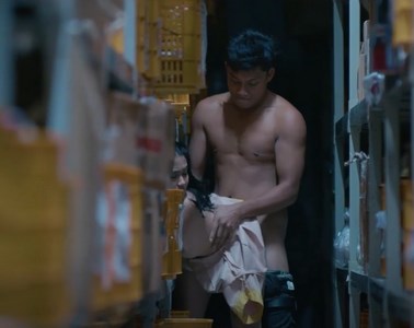 Địt em gái bán hàng siêu thị lồn múp